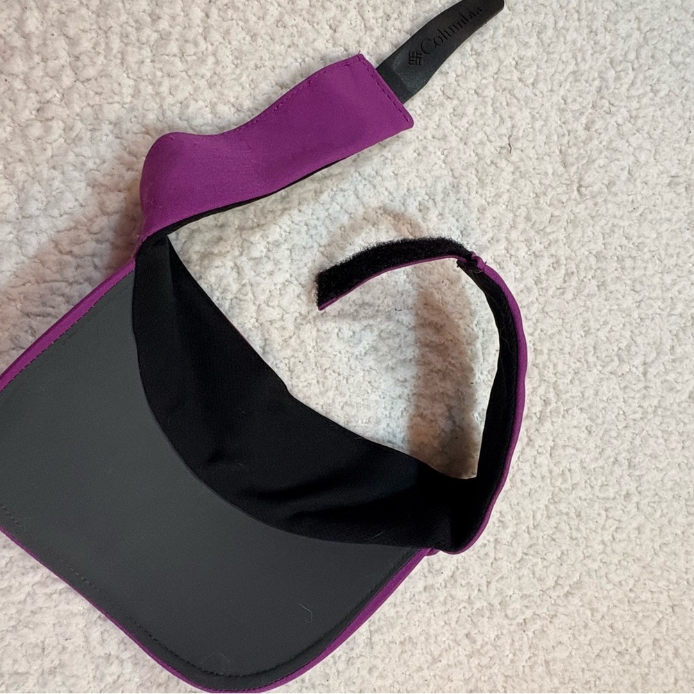 Columbia Women’s Magenta Sports Visor | One Size - Picture 3 of 4